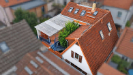 Drohnenansicht auf Terrasse - Grüne Oase mit Terrasse: Haus in ruhiger Fußweg-Lage im alten Zentrum Mainz-Hechtsheims