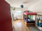 OG Kinderzimmer - Viel Platz für die ganze Familie – Wohnhaus mit Einliegerwohnung in Wiesbaden-Delkenheim