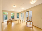 Gemeinschaftsraum_gelber Boden - Investmentobjekt Bad Schwalbach – 1.249 m² Grundstück, Umnutzung & Entwicklung zu Wohnraum denkbar