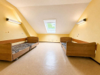 DG_Doppelzimmer - Investmentobjekt Bad Schwalbach – 1.249 m² Grundstück, Umnutzung & Entwicklung zu Wohnraum denkbar