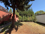 Vorderer Gartenteil - Zweifamilienhaus mit sofort bezugsfertigem Obergeschoss: 4 Garagen + großer Hof + ~179m² Nutzfläche