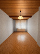 EG: Zimmer 2 (Schlafzimmer) - Zweifamilienhaus mit sofort bezugsfertigem Obergeschoss: 4 Garagen + großer Hof + ~179m² Nutzfläche