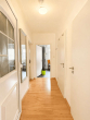 OG_Flur - Freistehendes ZFH – bezugsfertiges OG + 43 m² Nutzfläche im DG, Garten + 2 Garagen