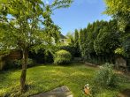 Innenhofgarten - Großzügig + Modernisiert: Hochparterre Wohnung +Hobby-Keller, Doppelgarage & Garten