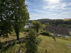 Ausblick Loggia Richtung Süden - Unverbaubarer Blick ins Tal: Einfamilienhaus mit Loggia in Eppstein-Vockenhausen