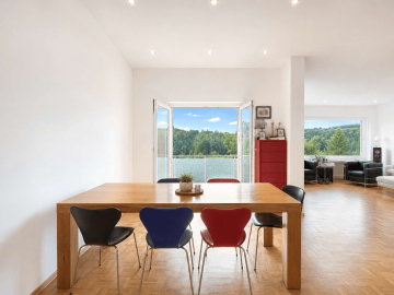 Unverbaubarer Blick ins Tal: Einfamilienhaus mit Loggia in Eppstein-Vockenhausen, 65817 Eppstein, Haus