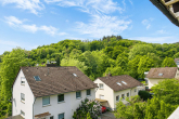 DG_Ausblick - Dreifamilienhaus mit großem Garten: Modernisiertes EG sofort frei, OG + DG vermietet, +Ausbaureserve